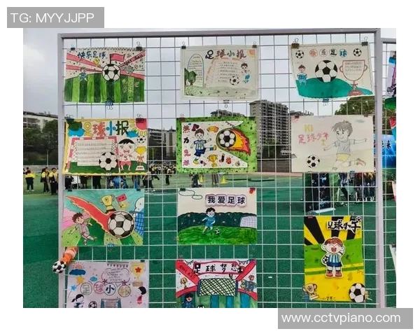 足球明星Q版海报创意设计展现球场魅力与青春活力